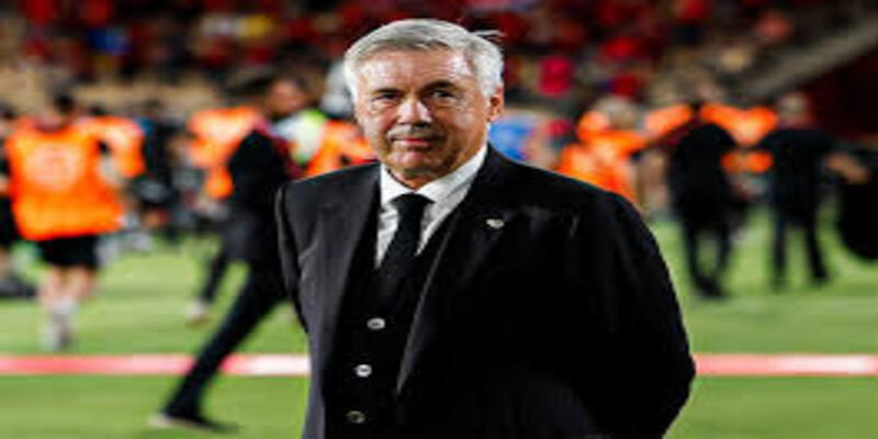 Huấn luyện viên Carlo Ancelotti