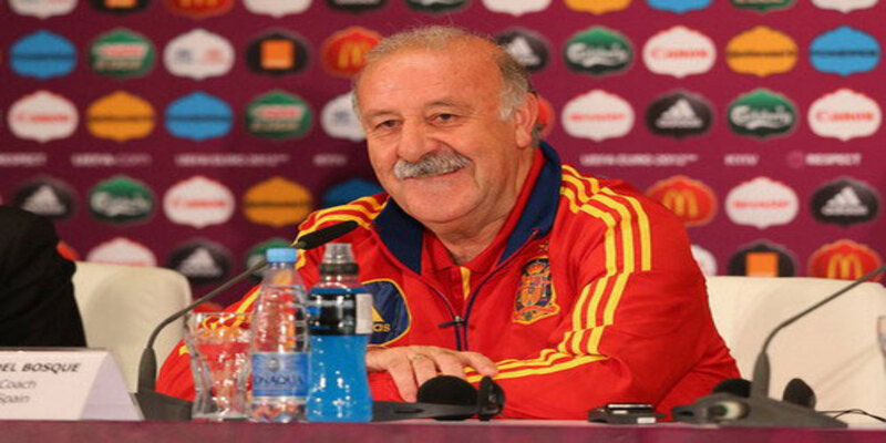 Huấn luyện viên Vicente del Bosque